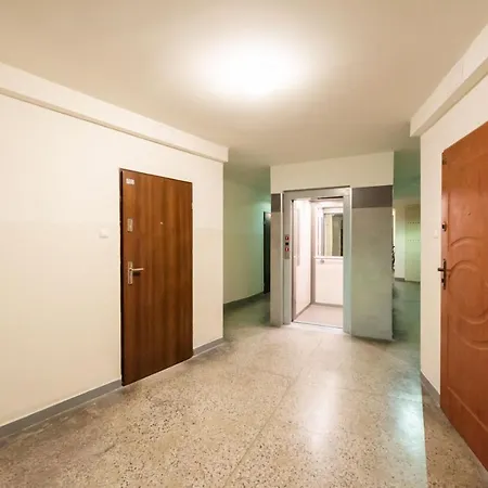 Solec Powisle By Bookinghost